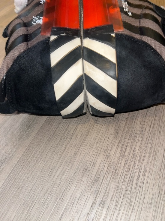 Off-White - Picture 10 of 15